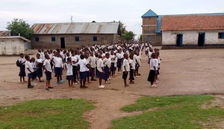 Rutshuru: Abana bataye ishuri kubera kubura ibyumba by’amashuri