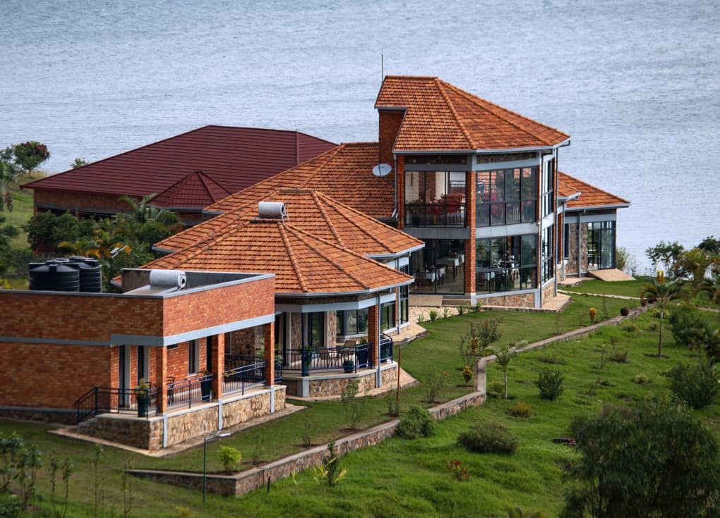 Dusure Kay Sun Hôtel iri hafi y’ikiyaga cya Kivu (Kinunu Boneza) ,ifite ubwiza bwihariye